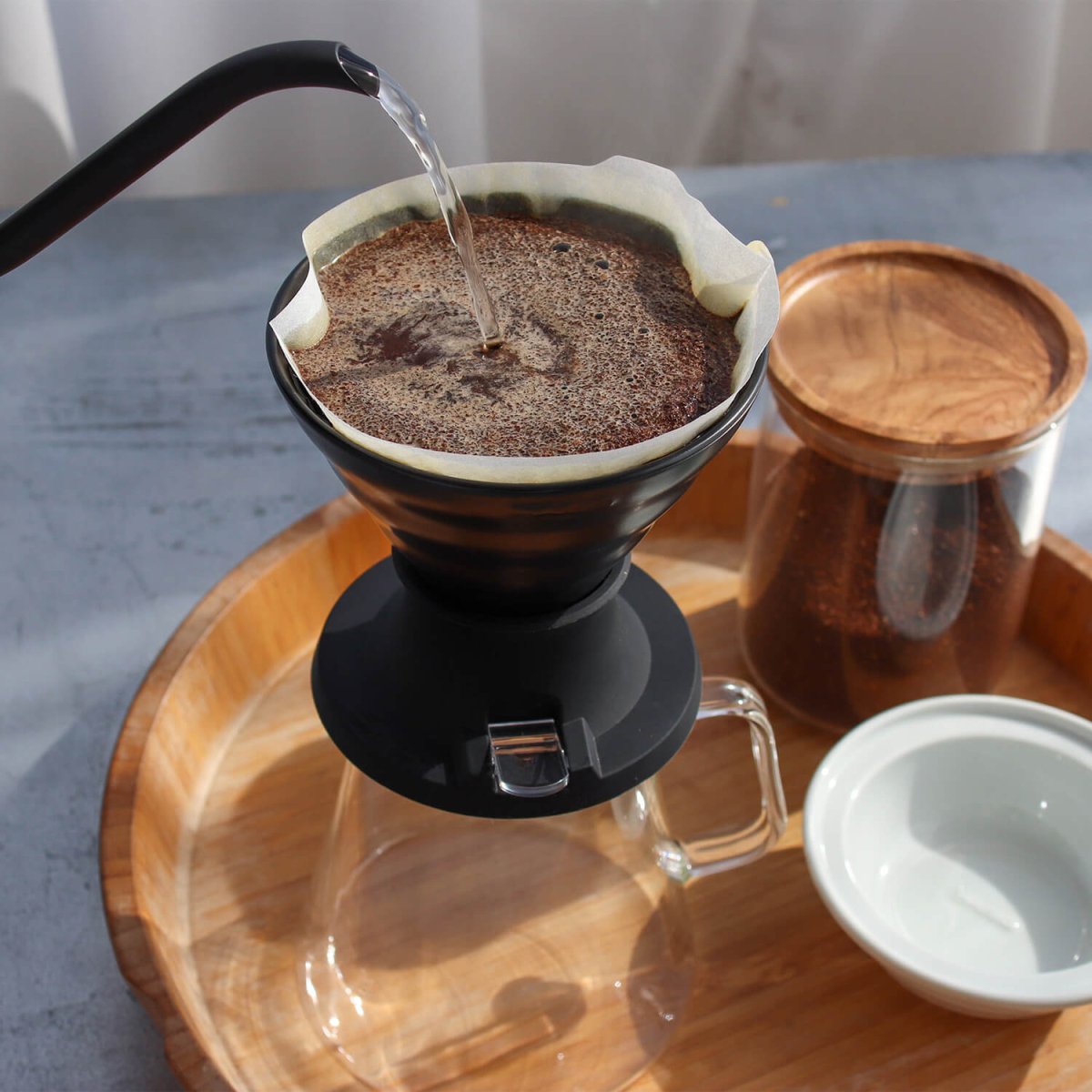 Hario Ceramic Immersion Switch V60 - 02 – Precision Immersion & Pour - Over Brewer - Barista Delight