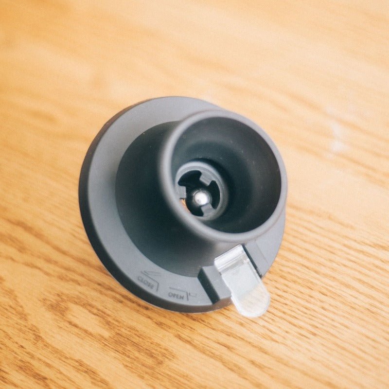 Hario V60 Immersion Dripper Switch (Incl. Paper Filters) - Barista Delight